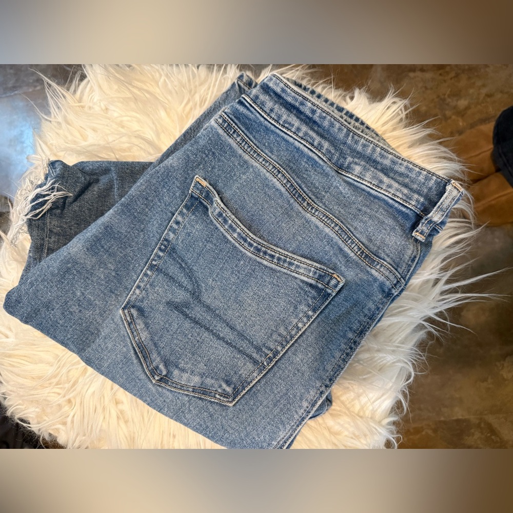 American Eagle Outfitters Light Blue Straight Leg Mom Jeans